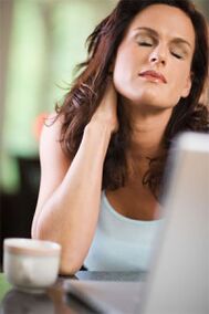 Dolore al collo dovuto all'osteocondrosi